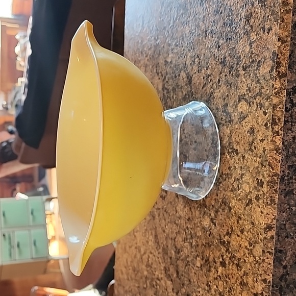 Vintage Pyrex Yellow 443 Cinderella Bowl - Picture 1 of 8
